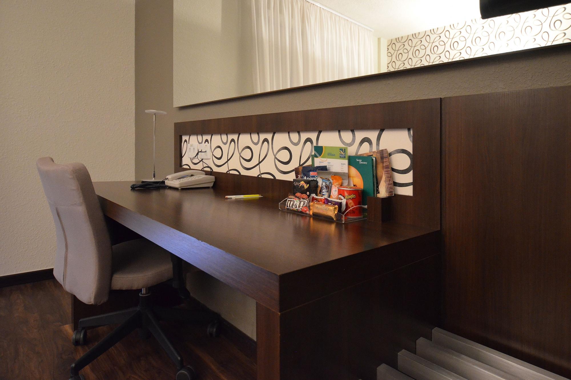 Quality Hotel Curitiba Esterno foto
