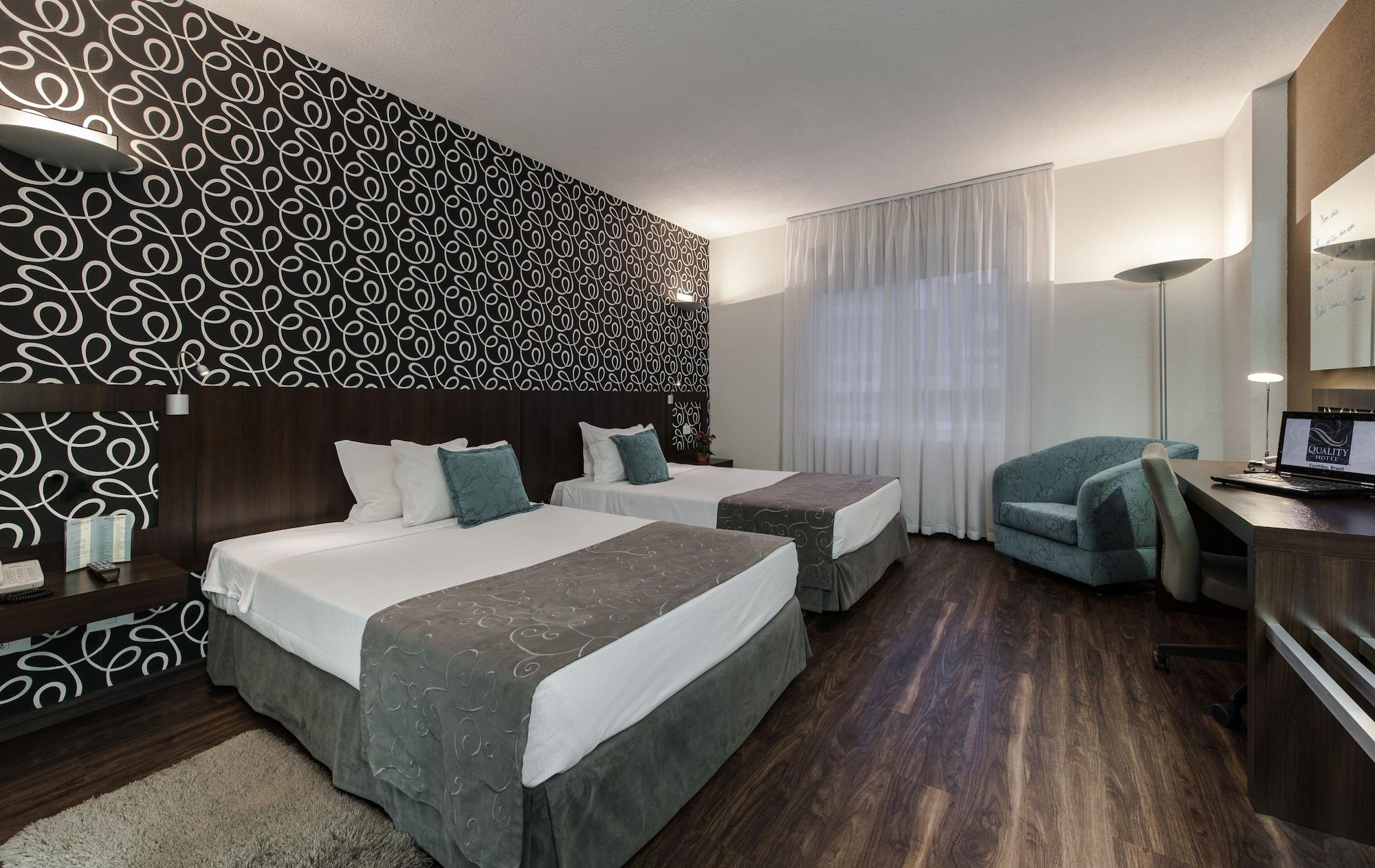 Quality Hotel Curitiba Esterno foto