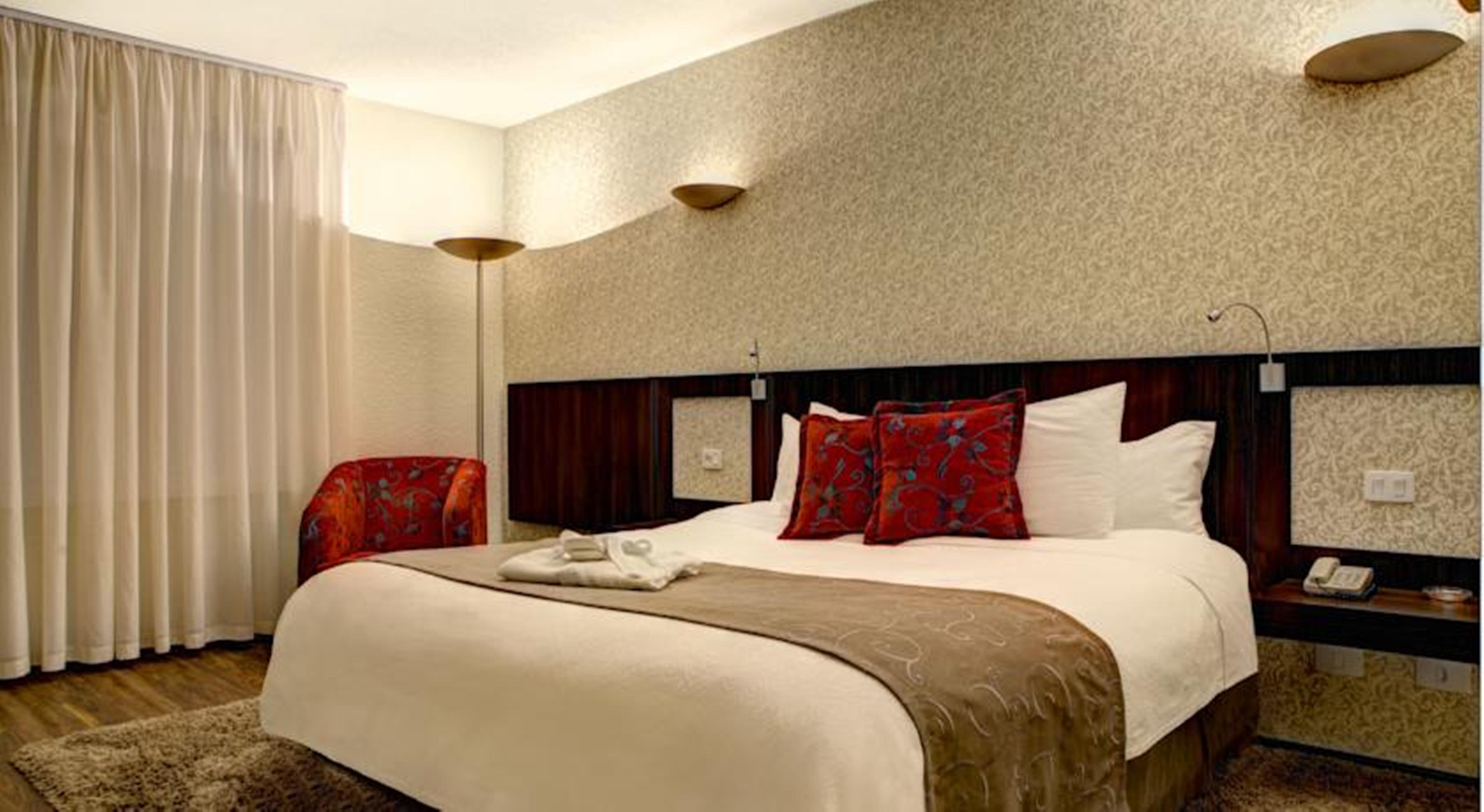 Quality Hotel Curitiba Esterno foto