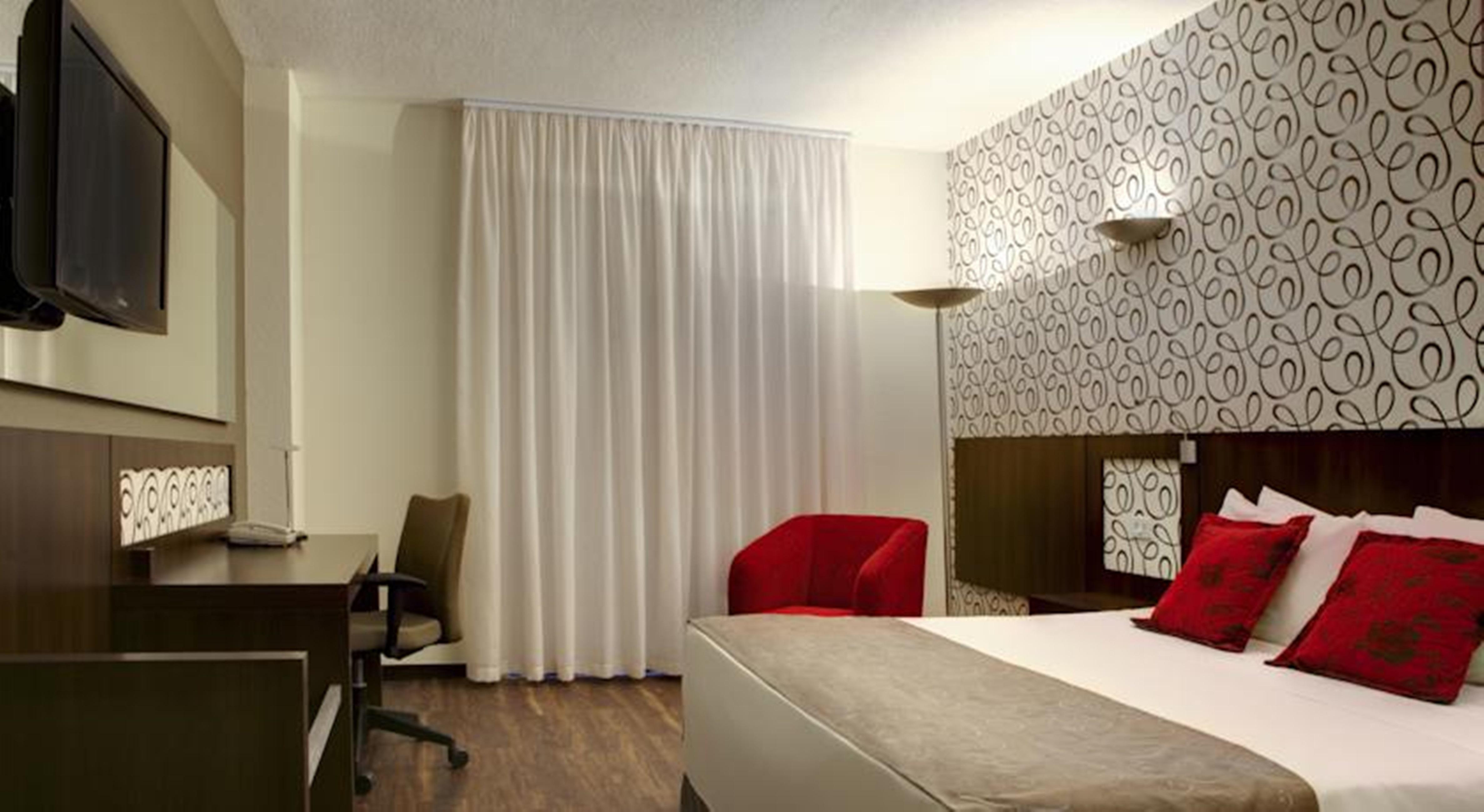 Quality Hotel Curitiba Esterno foto