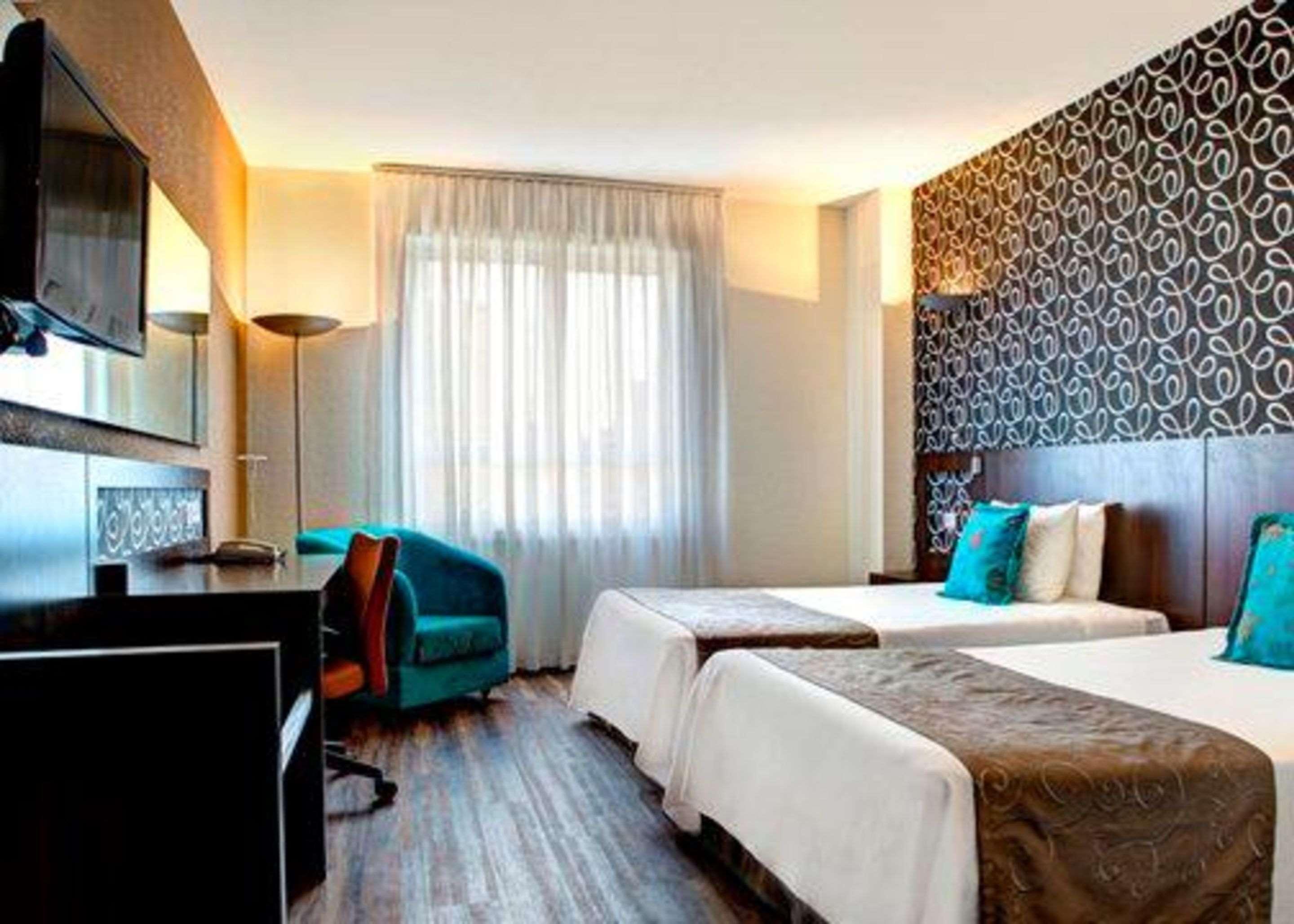 Quality Hotel Curitiba Esterno foto