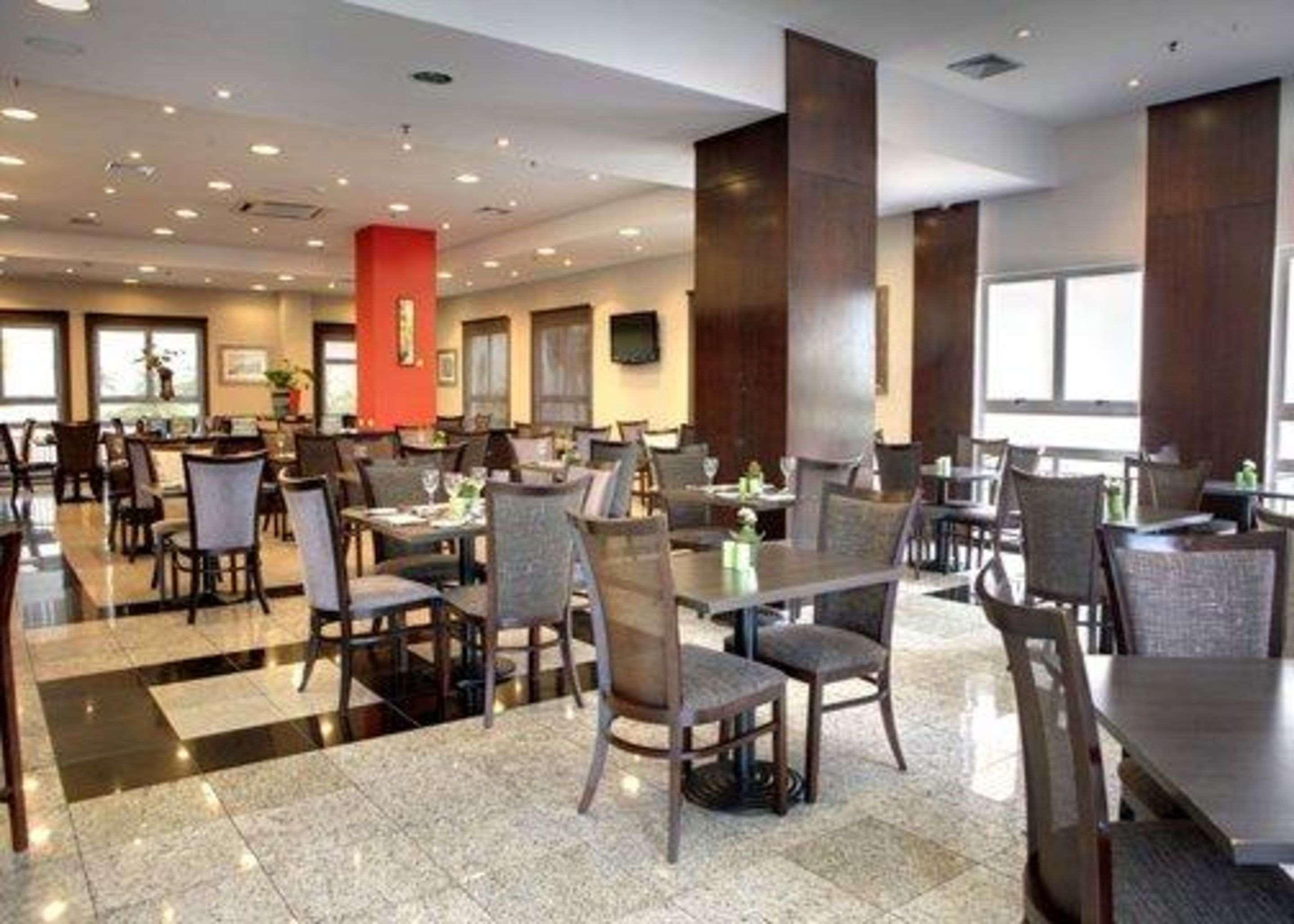 Quality Hotel Curitiba Esterno foto