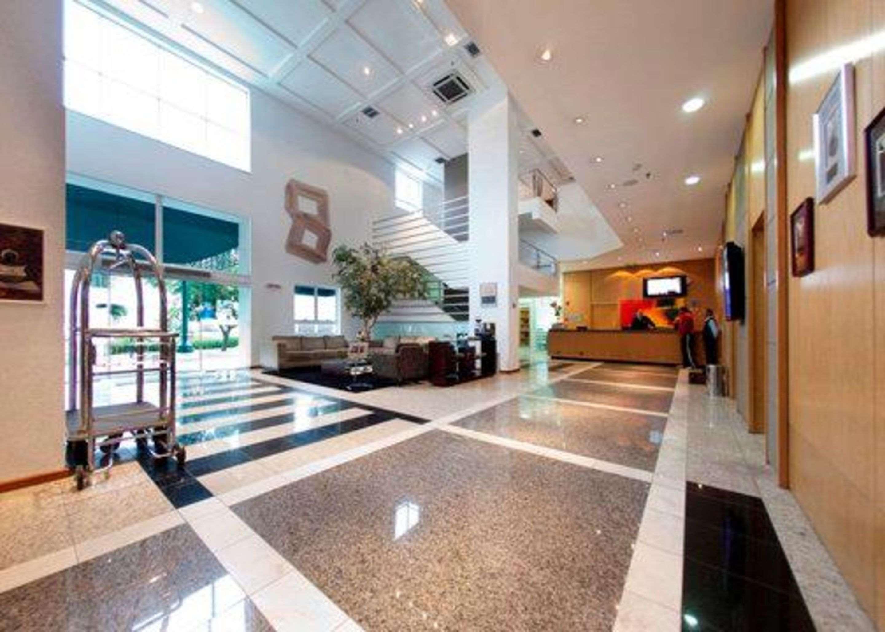 Quality Hotel Curitiba Esterno foto