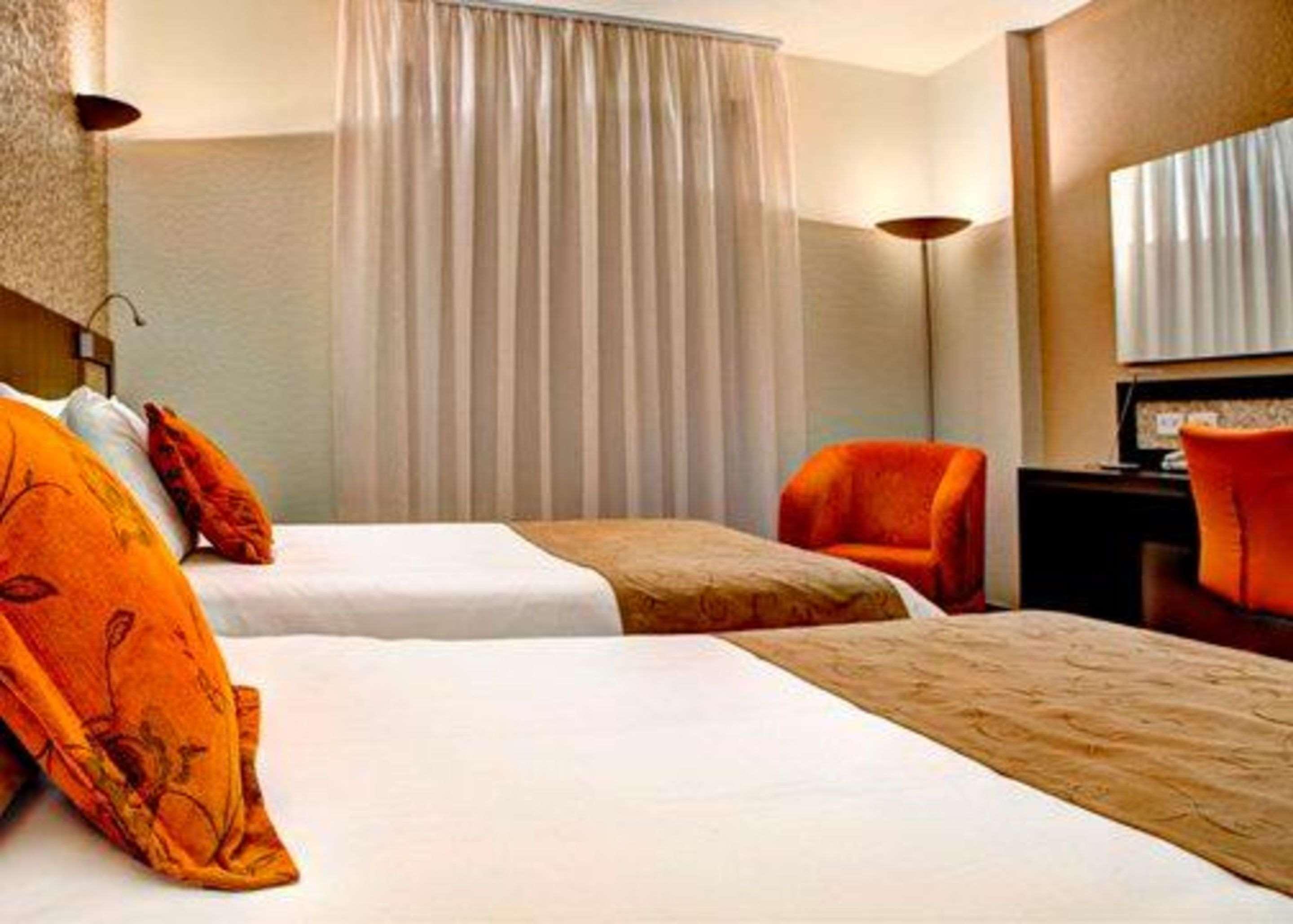 Quality Hotel Curitiba Esterno foto