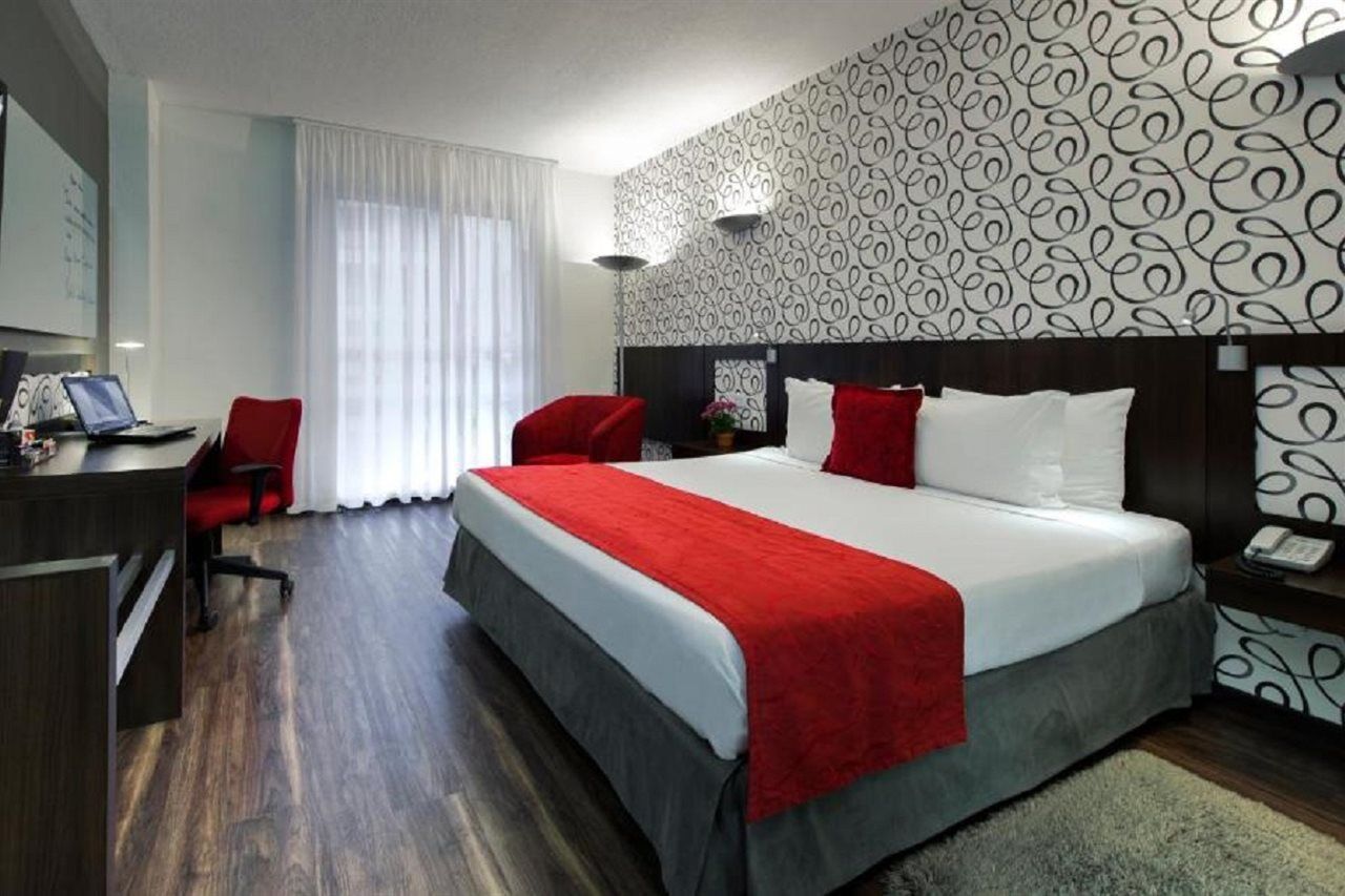 Quality Hotel Curitiba Esterno foto