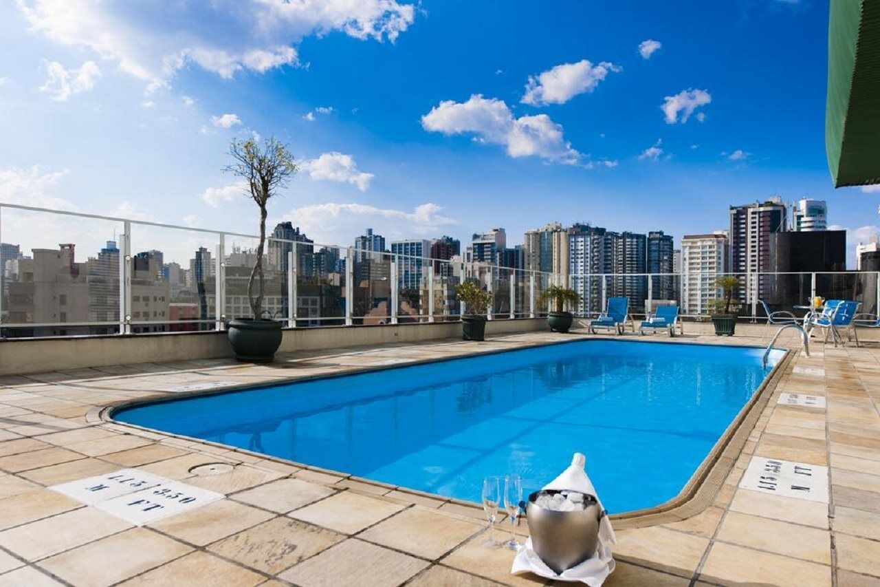 Quality Hotel Curitiba Esterno foto